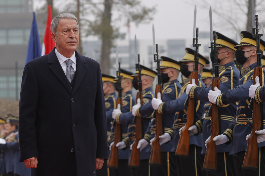 Διπλό... παιχνίδι από Ακάρ: Βολές κατά της Ελλάδας για τους εξοπλισμούς και κάλεσμα σε διάλογο (βίντεο)