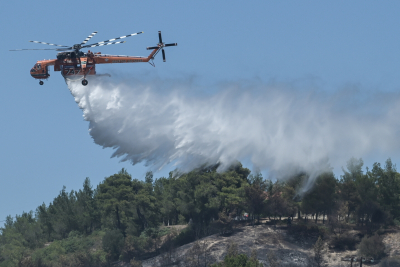 Από το πρωί σε εναέριες περιπολίες τα ιπτάμενα μέσα της Πυροσβεστικής - Ποιες περιοχές επιτηρούν