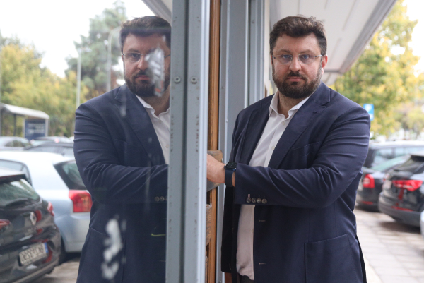 Θετικός ο Ζαχαριάδης στην πρόταση Χαρίτση για Ράμμο