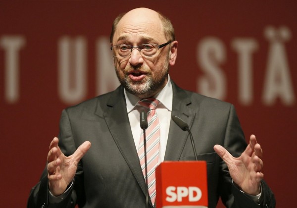 Ακόμη κι αν χάσει, ο Σουλτς θέλει να μείνει στην ηγεσία του SPD