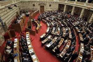 Βουλή: Κόντρα για έγγραφο του νοσοκομείου Ηρακλείου που κατέθεσε ο Τσίπρας για τους ανασφάλιστους