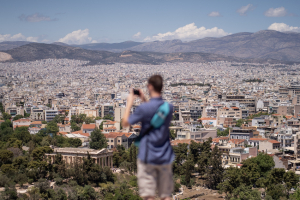 Απρόσιτη η Αθήνα: Πανάκριβη για τους κατοίκους της, δείχνει νέα έκθεση