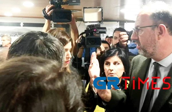 Θεσσαλονίκη: Χαμός στην συνεδρίαση για τον ΟΑΣΘ με βρισιές και χειρονομίες (vid)