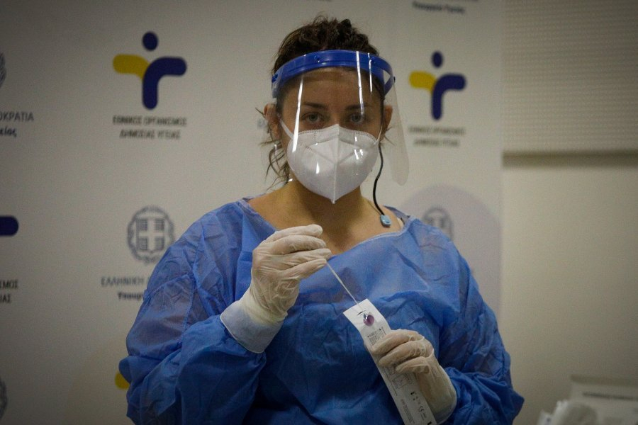 Βδομάδα και 300αρι: Ο αμετανόητος ανεμβολίαστος δημόσιος υπάλληλος που αρνείται να κάνει rapid test