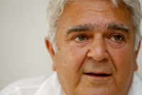 H σπάνια εμφάνιση του Πασχάλη Τερζή: Πού έδωσε το παρών κρατώντας μπαστούνι (εικόνες)