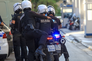Κηφισιά: Συνελήφθη επ’ αυτοφώρω 16χρονος για ληστεία με κατσαβίδι