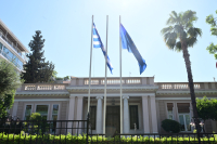 Η κυβέρνηση ανοίγει επίσημα το ζήτημα της άρσης μονιμότητας στο Δημόσιο