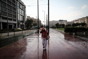 Αρναούτογλου: Μπόρες και ισχυροί βοριάδες το Σαββατοκύριακο – Η αναφορά στον μεσογειακό κυκλώνα