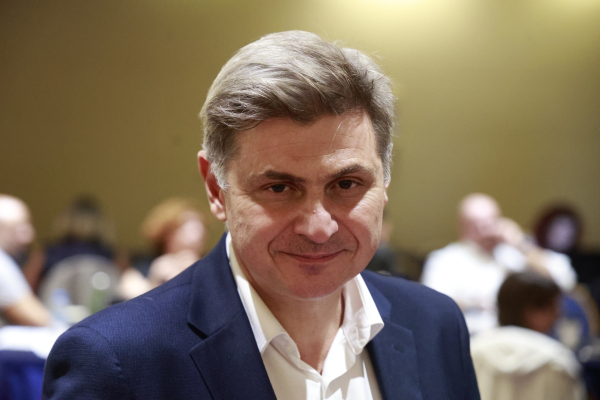 ΣΥΡΙΖΑ: O Φαραντούρης συγκράτησε τους «φευγάτους» - Το παρασκήνιο της διαγραφής