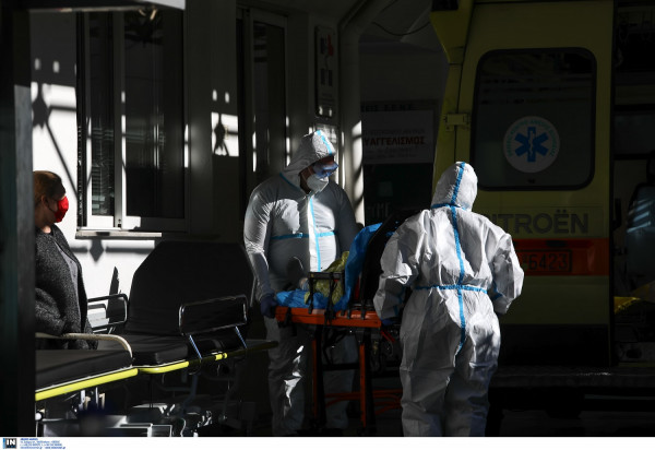 Κορονοϊός Ελλάδα: «Φονικός» Δεκέμβριος, 1066 άνθρωποι έχουν χάσει τη ζωή τους μέσα σε 11 ημέρες