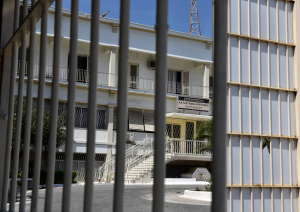 Φυλακές Κορυδαλλού: Έφοδος της ΕΛ.ΑΣ. εντόπισε κινητά και μαχαίρι