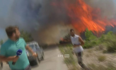 «Φύγετε!», συγκλονιστικό βίντεο με συνεργείο της ΕΡΤ να περικυκλώνεται από τη φωτιά στη Ρόδο