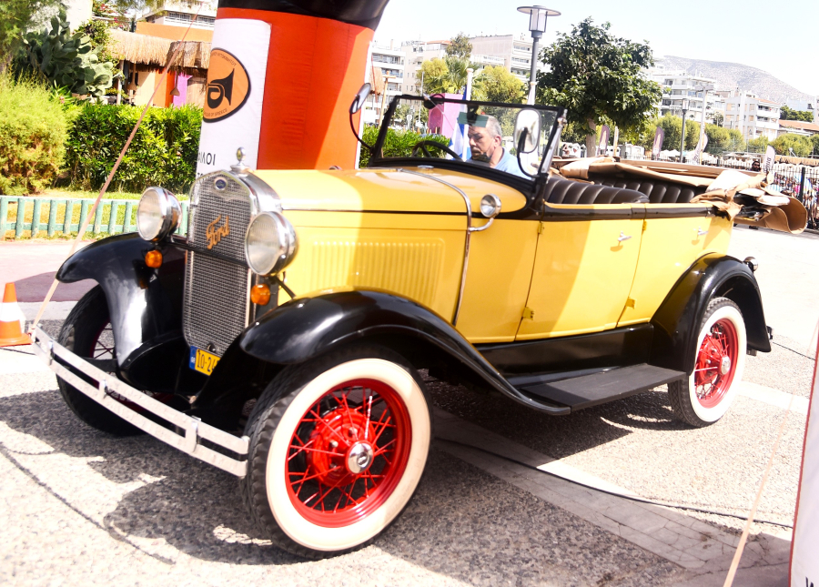 Και πάλι στους δρόμους με άδεια και πινακίδες ιστορικά αυτοκίνητα εποχής