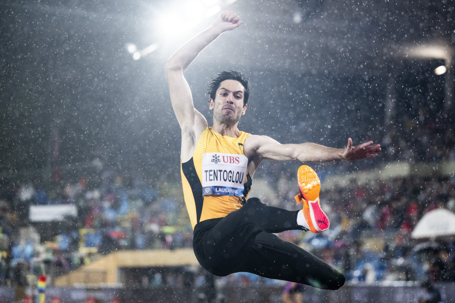 Μίλτος Τεντόγλου: Η καταρρακτώδης βροχή χάλασε τον αγώνα στη Λωζάνη (Βίντεο)