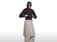 Ο οίκος Balenciaga ξεπούλησε μια πετσέτα για φούστα των 695 ευρω, τρολάρεται ανελέητα απο την ΙΚΕΑ