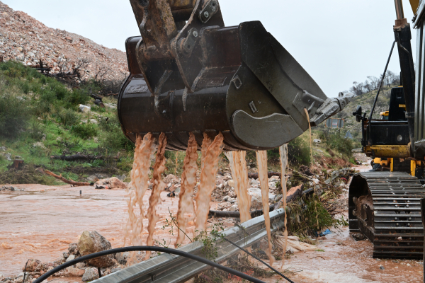 Καρέ-καρέ το καταστροφικό πέρασμα της κακοκαιρίας Byron από Μάνδρα και Νέα Πέραμο