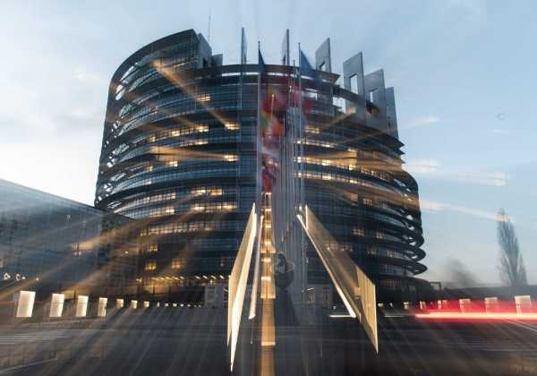 Κομισιόν: Άναψε «κόκκινο» στην συγχώνευση των χρηματιστηρίων Λονδίνου και Φρανκφούρτης