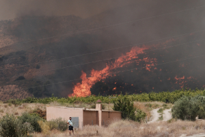 Μάχη με τις φλόγες στην Ισπανία: 12 νεκροί και 23 αγνοούμενοι από τη φωτιά (Εικόνες και βίντεο)