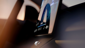 Στο νέο, αμιγώς ηλεκτρικό Volvo EX60 μπορείτε να μιλάτε με φυσικό τρόπο!