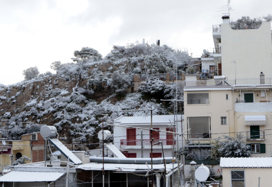 Κλέαρχος Μαρουσάκης: Η Ελλάδα χωρίζεται στα δύο - Χιόνια από Λαμία και πάνω