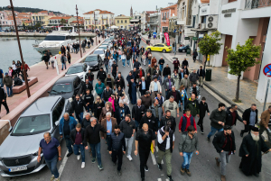 Αφθώδης πυρετός: Συνεχίζουν τις κινητοποιήσεις τους οι κτηνοτρόφοι στη Λέσβο - Αποκλεισμένο το λιμάνι