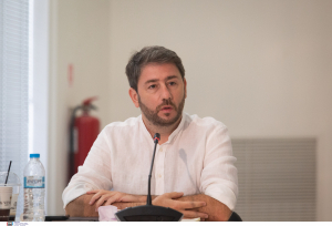 Ανδρουλάκης σε Λοβέρδο: «Το Κίνημά μας δεν τηρεί ίσες αποστάσεις από κανέναν»