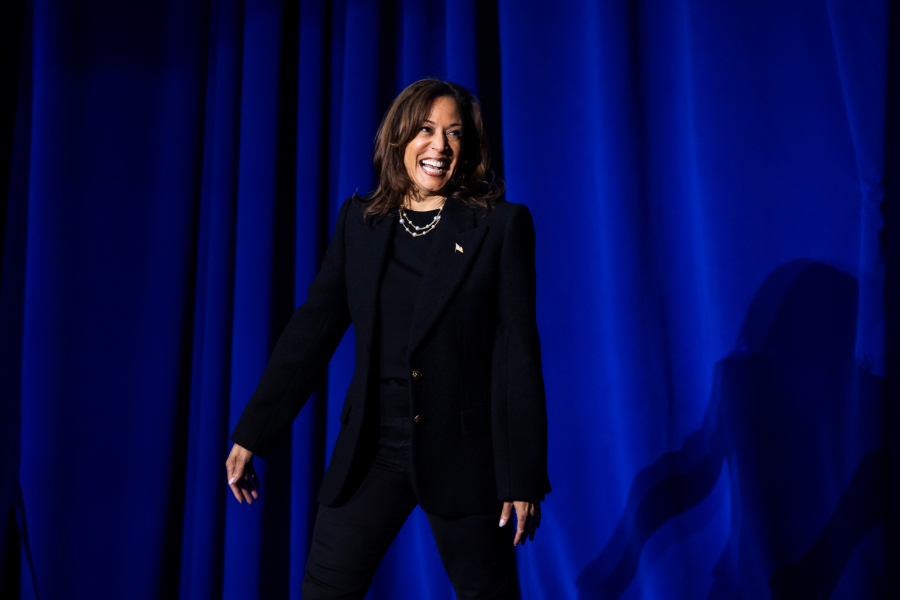 Η Κάμαλα Χάρις στο Αρχηγείο των Δημοκρατικών