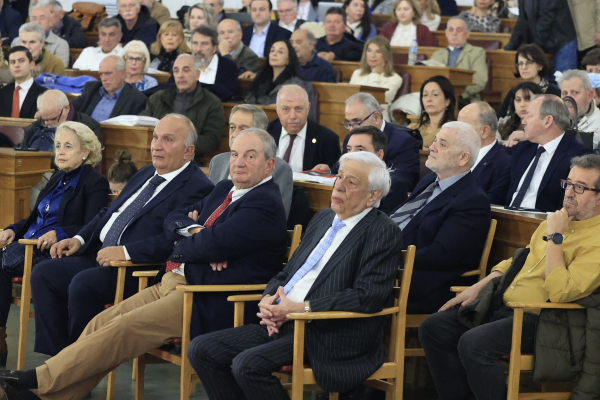 Παυλόπουλος, Καραμανλής, Κοτζιάς, Μελισσανίδης στο βιβλίο του Μιχάλη Ψύλου (Εικόνες)