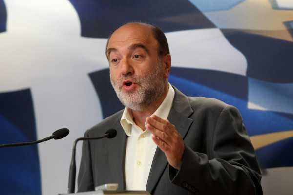 Ο Αλεξιάδης άφησε ανοικτά τα «capital controls» σε μισθωτούς και συνταξιούχους