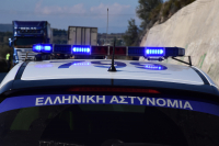 Νέο σοβαρό τροχαίο στην Καλλιθέα: ΙΧ συγκρούστηκε με δύο μηχανές