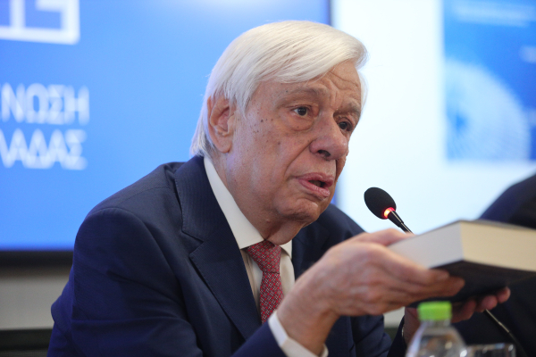 Ο Προκόπης απαντά στο «D»: Η ενέργεια Τραμπ ευθέως αντίθετη με το Σύνταγμα των ΗΠΑ