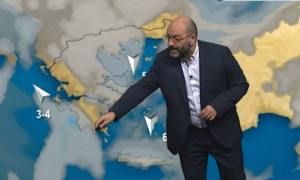 Ο Αρναούτογλου προειδοποιεί: 'Ερχεται κακοκαιρία - εξπρές με βροχές και χιόνια!