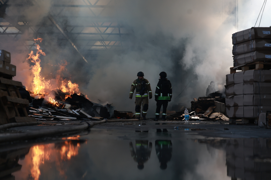 Ρωσία: Φωτιά σε πετρελαϊκό τερματικό σταθμό της Αγίας Πετρούπολης μετά από ουκρανική επίθεση (Βίντεο)