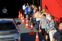 Δεκαπενταύγουστος: Όπου φύγει - φύγει οι Αθηναίοι, μαζική έξοδος, με 100% πληρότητα φεύγουν τα πλοία