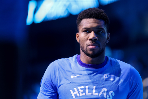 Ξέσπασμα Αντετοκούνμπο: Σταματήστε να λέτε ψέματα και να θέτετε σε κίνδυνο την οικογένειά μου