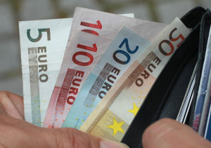 Κοινωνικό μέρισμα: Αυτοί θα πάρουν έως 700 ευρώ πριν τα Χριστούγεννα