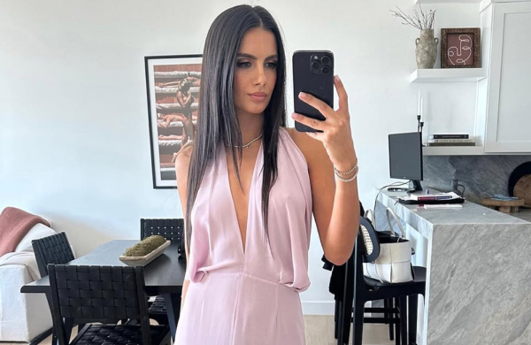 Αλεξάνδρα Νίκα: Ο αδελφός της μαθαίνει στον μικρό της γιο κιθάρα (Εικόνα)