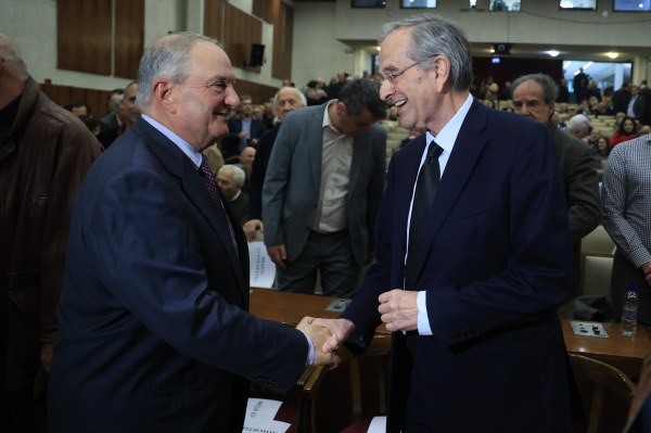 Γιατί η παρέμβαση των «δέκα» παραπέμπει σε κόμμα Σαμαρά με στήριξη Καραμανλή