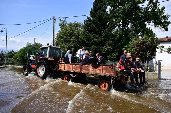 Επτά αγνοούμενοι και 11 νεκροί στη Θεσσαλία από τη θεομηνία