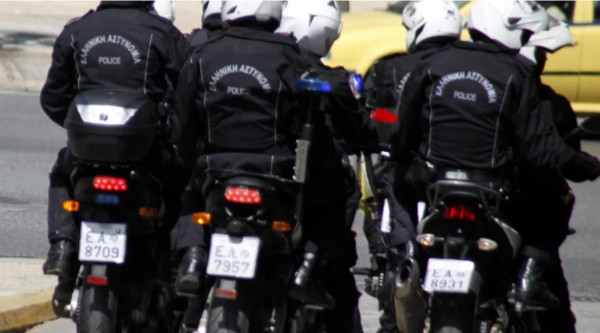 Θερίζει η Όμικρον την ΕΛΑΣ: 2097 κρούσματα στην Επικράτεια, 792 στη ΓΑΔΑ