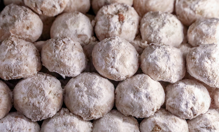 Κουραμπιέδες χωρίς μίξερ: Εύκολη και γρήγορη συνταγή