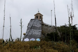 Πανό από αστυνομικούς στον Λυκαβηττό