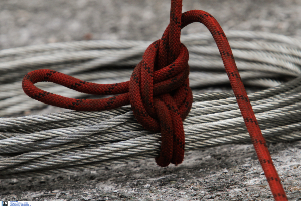 Τραγωδία στην Πρέβεζα: 44χρονος βρέθηκε απαγχονισμένος