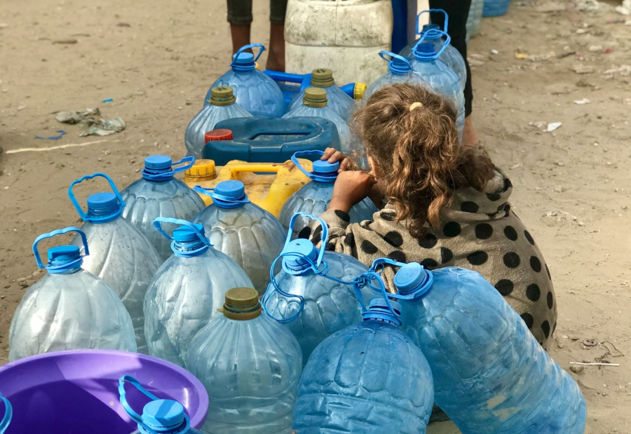 «Είναι σαν την κόλαση, περιμένουμε τον θάνατο»: Συγκλονίζουν οι μαρτυρίες για τη Γάζα