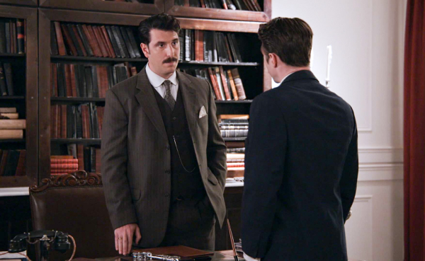 «Grand Hotel»: Ο Ρήγας διαβάζει την ερωτική εξομολόγηση του Άρη στην Αλίκη