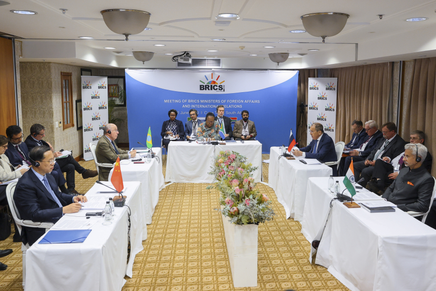 Η πολλά... υποσχόμενη σύνοδος των BRICS