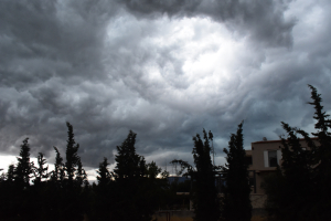 Τι ώρα θα πέσουν καταιγίδες στην Αττική σήμερα