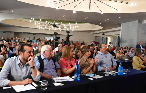 Ζωντανά η κρίσιμη κεντρική επιτροπή για το μέλλον του ΣΥΡΙΖΑ - Liveblog όλες οι εξελίξεις