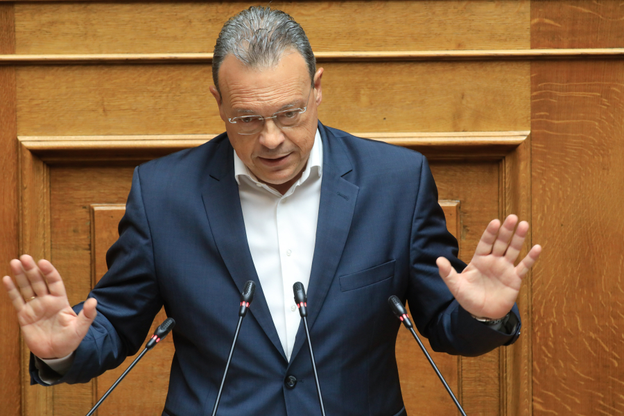 Φάμελλος σε Πλεύρη: Τα λεφτά για τη σίτιση των προσφύγων και για το πρόγραμμα Helios είναι λεφτά της ΕΕ