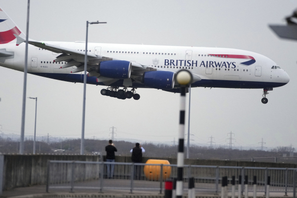 Συναγερμός σε πτήση της British Airways: Έχασε 28.000 πόδια σε επτά λεπτά